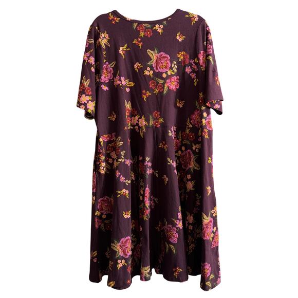 Torrid Women's Plus Size Mini Skater Dress Floral Winetasting Size 4 4X New - Picture 3 of 6